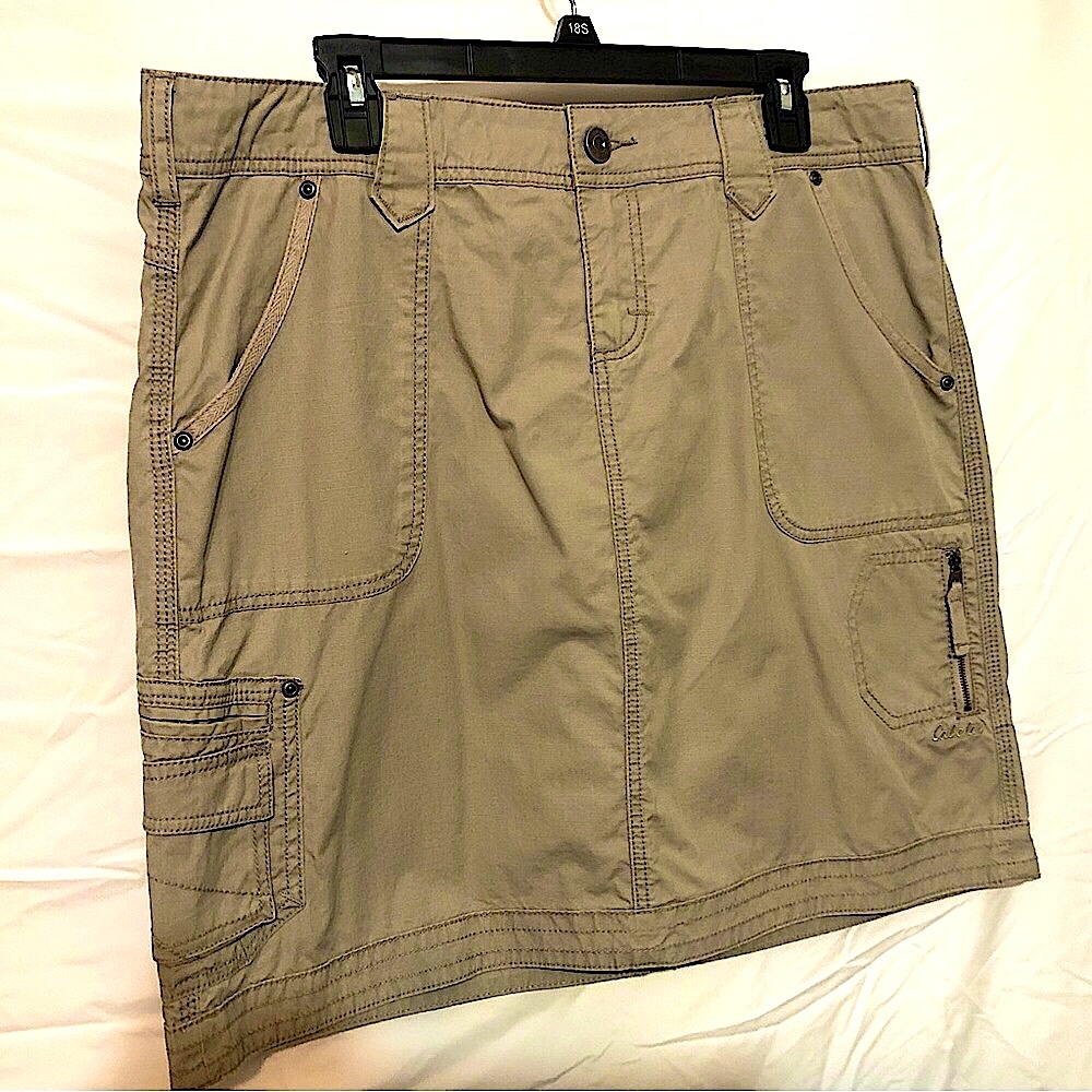Cabela’s Khaki Cargo Skirt Women’s Size 14W Pockets outdoor activities Cotton